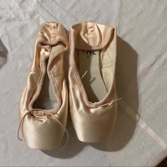 Vole' Shoes - Vole' ballet shoes 6.5 NWOT